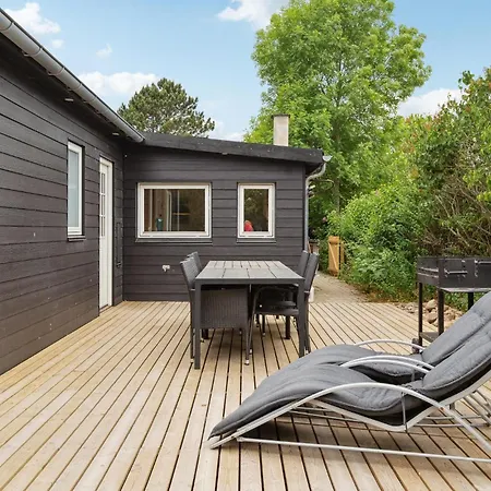 5 Bedroom In Asperup